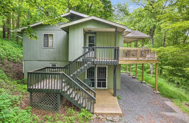Forest Views + Ping Pong | Blue Ridge Mountain Escape | Ash Vale by AvantStay