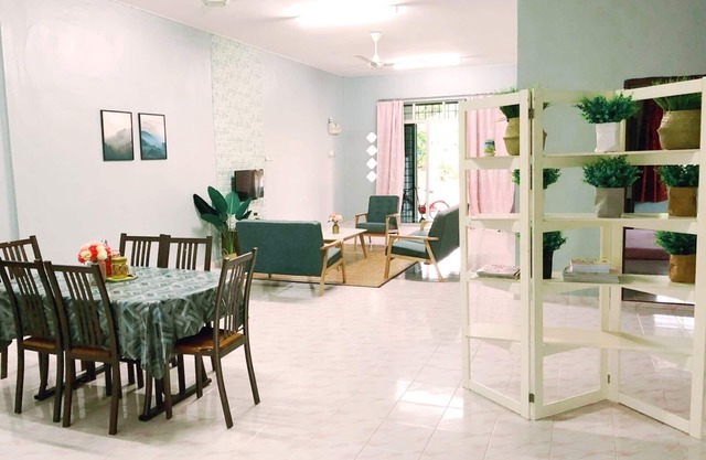 Deena Homestay (Utan Aji), spacieux, 6-8pax, Wifi gratuit