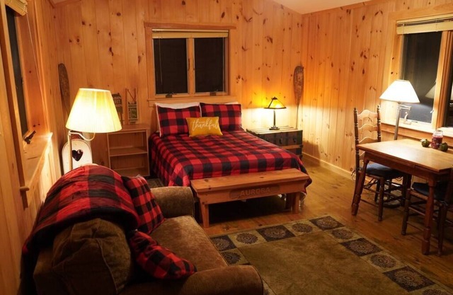 Deer Brook Cabin w/ Hot Tub, Fireplace & Brook