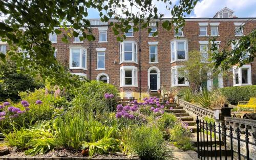 Deerness, 4star gold award 2024, Whitby