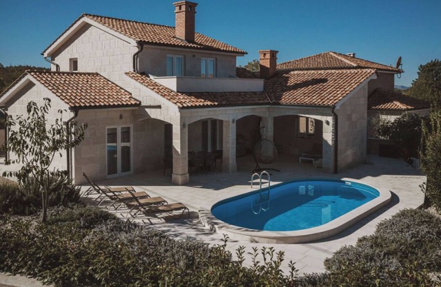 Deluxe Villa