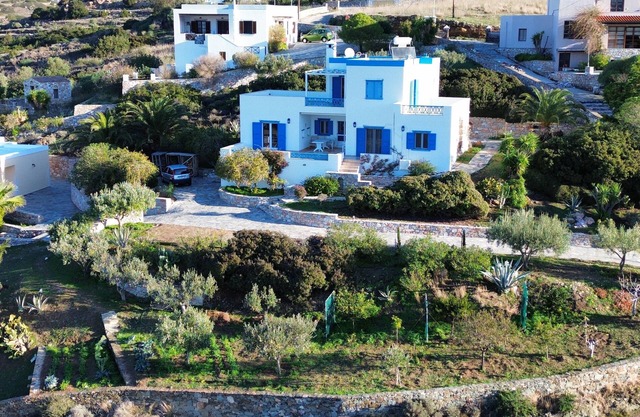 Appartement 2 pièces au 1er étage d'une maison, grand jardin, vue mer imprenable