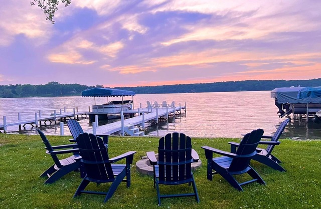 Delavan Lakefront Home with Private Pier, Sleeps 8