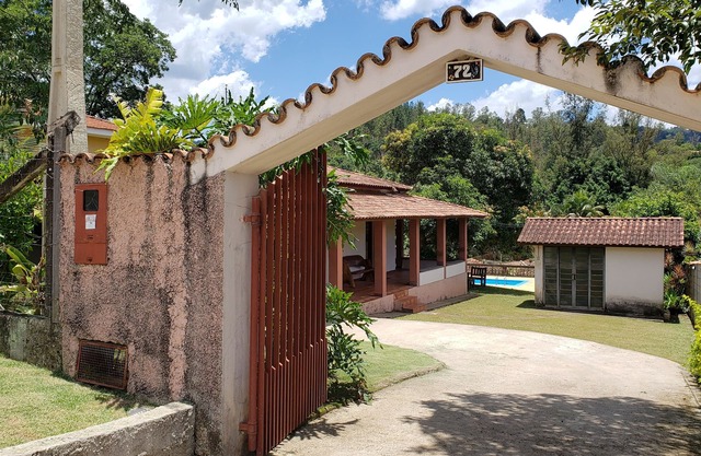 CHALET DÉLICIEUX, PISCINE / BARBECUE / POÊLE - BLACK SAW