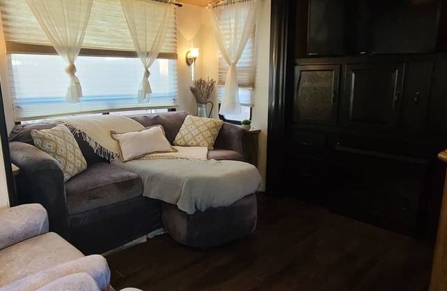 Delighful 1 Bedroom Camper/RV in Saint-George Utah (NO LONGER AVAILABLE)