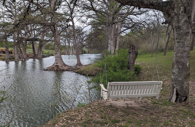 Delighted Inn! Welcome to 7 acres of beauty on the Guadalupe River!