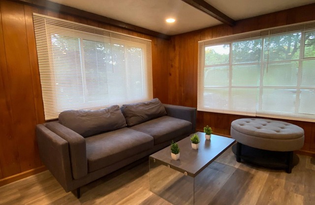 ⭐️Delightful 3 bedroom house - deck/nature/trails