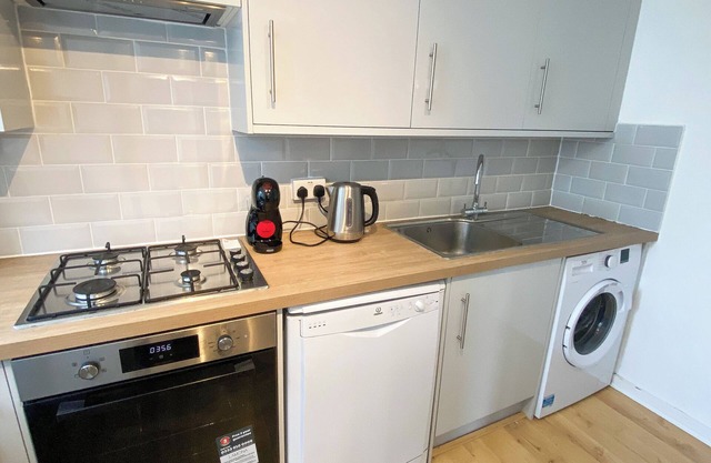 Delightful 3BD Maisonette — Clapham Junction!