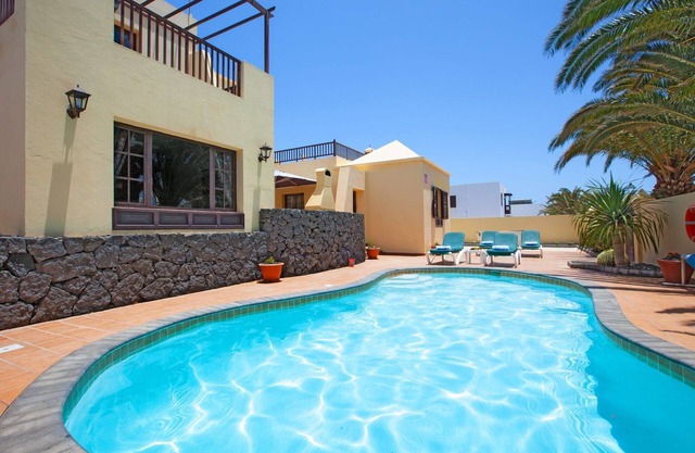 Delightful Costa Teguise Villa | 4 Bedrooms | Large Private Pool | Villa Ellen | Lanzarote