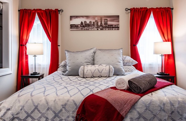 Delightful Germantown Retreat: Remodeled 2BR/2BA Home