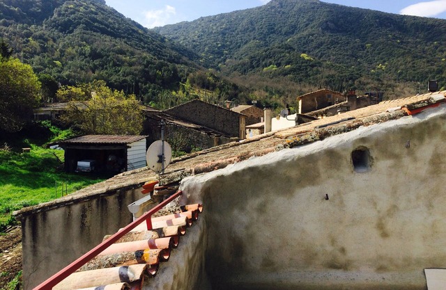 Charmant gîte dans les collines, idéal pour la baignade, les châteaux et le vin