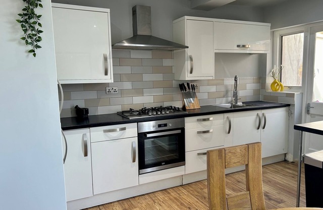 Delightful home near to Heathrow Airport, Central London & Windsor