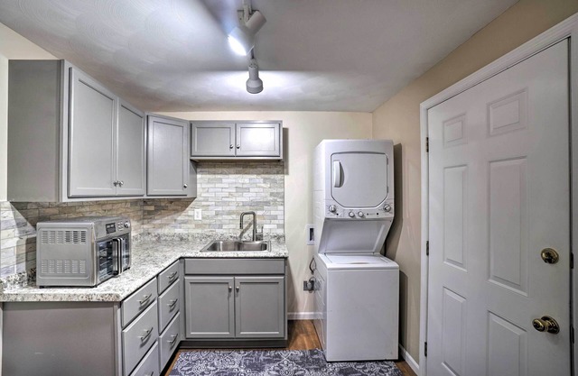 Delightful Tipp City Unit w/ Covered Patio!