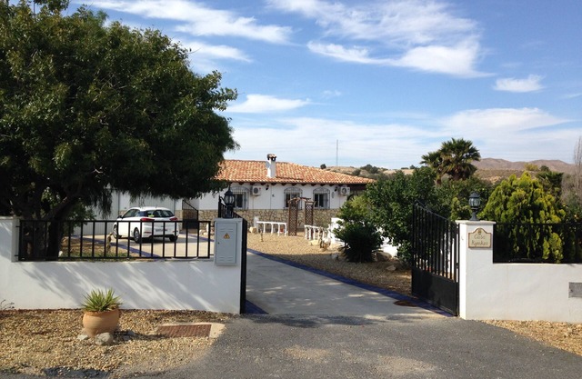 Charmante villa en zone rurale avec piscine et jardin privés