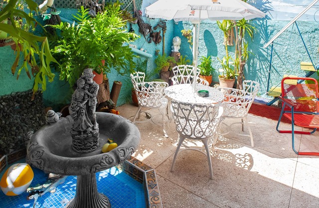 Delightful WIFI House 30m from the Beach
