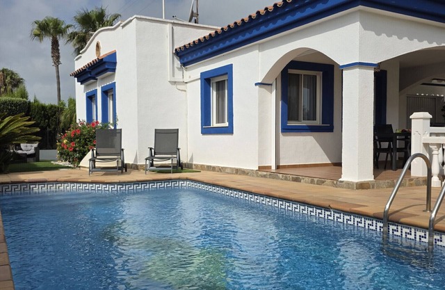 "Delphine"@MARISOL : 100m de la plage, piscine privée, A/C, WiFi, plage pour chiens