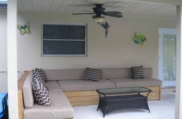 Piscine chauffée de Delray Beach Home 4 chambres à coucher avec lit king size / 3 salles de bain complètes pour 8 adultes