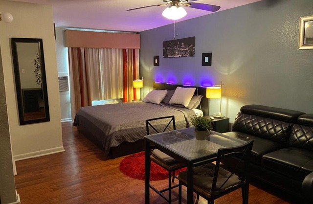 Delux Inn