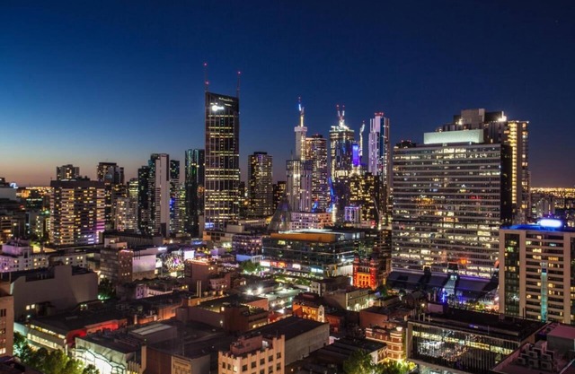 Deluxe 1 Bedroom Apartment at Lonsdale Street Melbourne