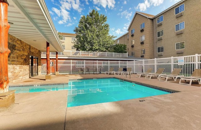 Deluxe 2 Double! Indoor/Outdoor Pool, Stoney Creek Columbia | 4 Units
