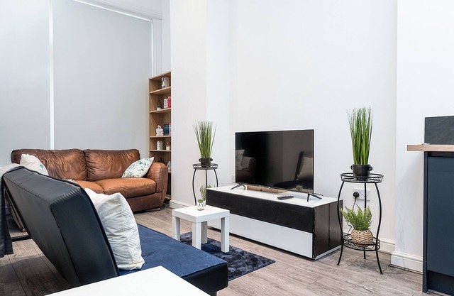 Deluxe Apartment In City Centre W/Outdoor dining and games area.