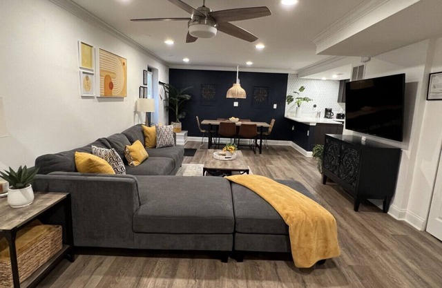 Deluxe Basement Guest Suite w/ Luxury Amenities Minutes From BWI/Annapolis/DC