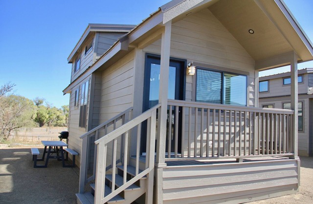 Deluxe Cabin 312 Sleeps 6 (1 Bedroom w / loft and sofa sleeper) at Resort
