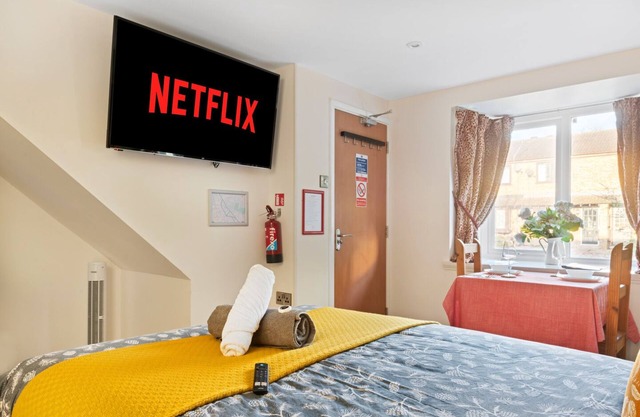 Appartement-de Luxe-Salle de bain et douche-Vue sur la cour-Luxury break