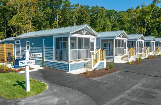 Deluxe Cottage - 2 Bedroom Cabin 5 - Deluxe Cottage with two bedrooms.