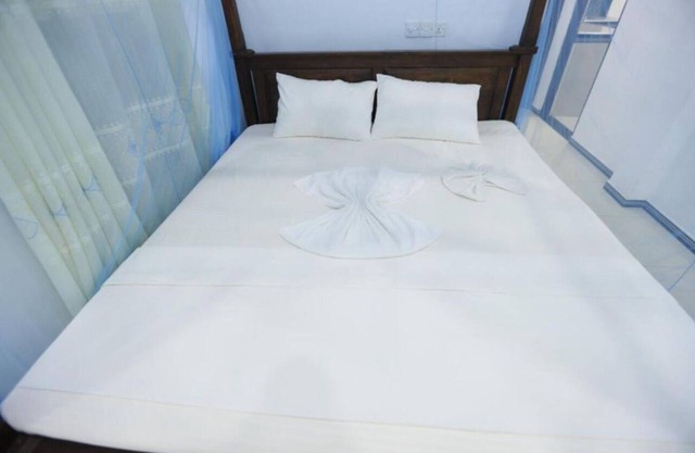 Deluxe Double Room with Balcony 2 /2 people - Surfside Retreat Weligama