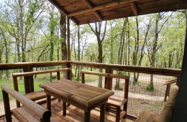 CABANE DELUXE FAMILLE SUR PILOTIS 1