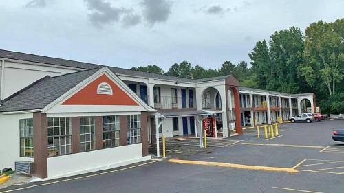 DELUXE INN augusta