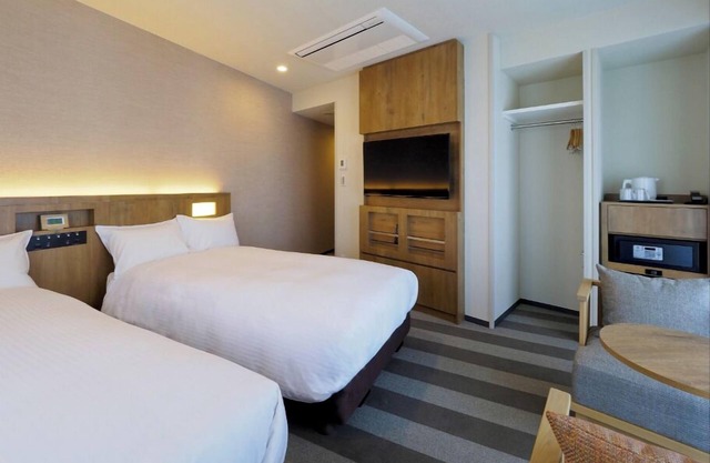 Deluxe Plus Room 2 Single Beds @Hotel Yokohama Japan