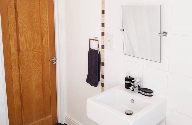 Double ou Twin-de Luxe-Salle de bain partagée-DELUXE TWIN/KING