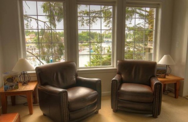 DELUXE TWO BEDROOM KING SUITE + OUTDOOR SOAKER TUB ON PATIO