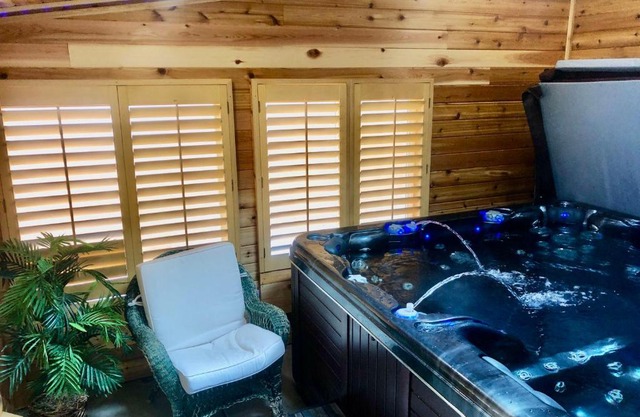 Denver Blue Bear Den 3BR 2BA & Spa