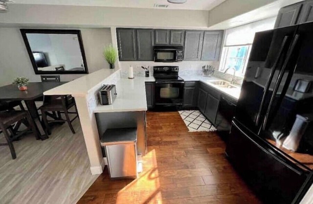 Denver Paradise with attached Garage!