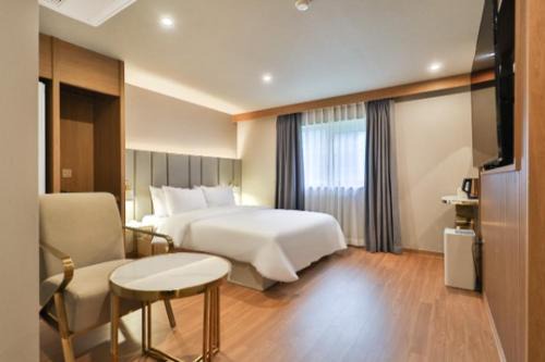 Deokcheon Den Basta Hotel