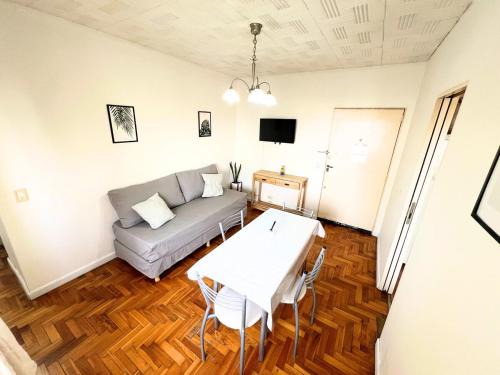 Departamento 2 ambientes pleno centro de la Ciudad