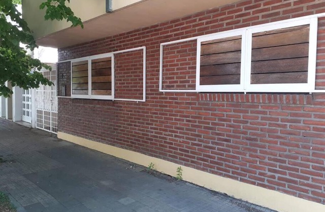 Departamento céntrico, cerca de parque, cochera,