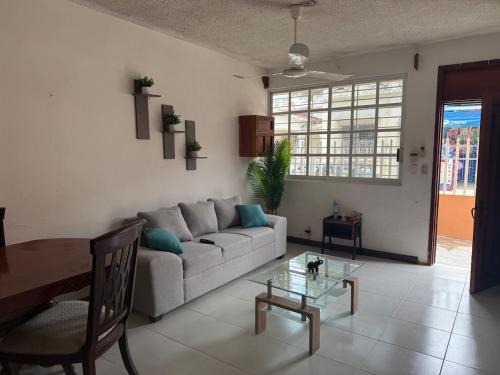 Departamento completo bien ubicado