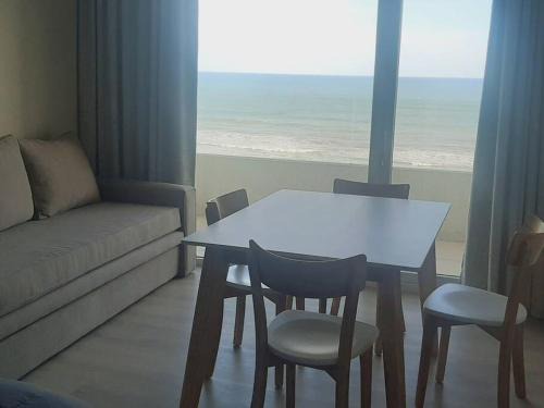 Departamento frente al mar en Quequén con cochera