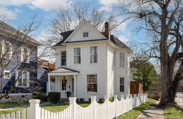 Derby City's Finest - Luxury Home With Guest House In Fabulous Location!