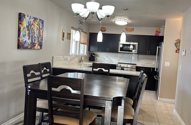Desert Aire Oasis: Your ultimate retreat with a Complimentary Golf Cart!