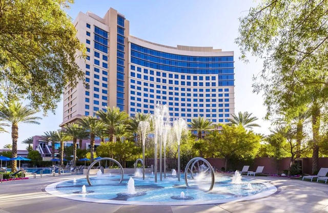 Desert Blue 1 Bedroom! 1 Mile From the Strip!