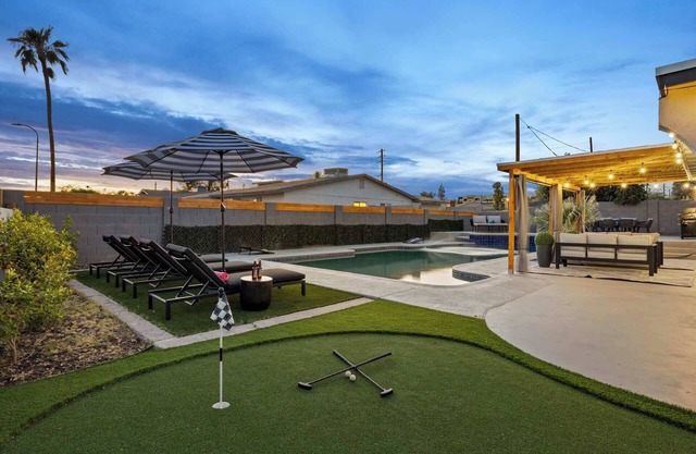 Desert Dreaming: Deluxe Retreat w/ Pool & Putt!