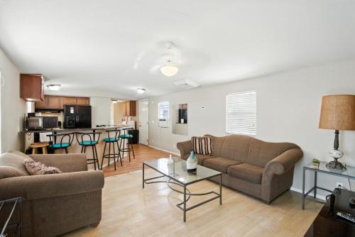 Desert Haven Cozy 2-Bedroom Mobile Home Near NMSU home