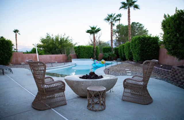 Desert Hot Springs Luxurious Home! 4 bedrooms, brand-new pool. Near golf course!