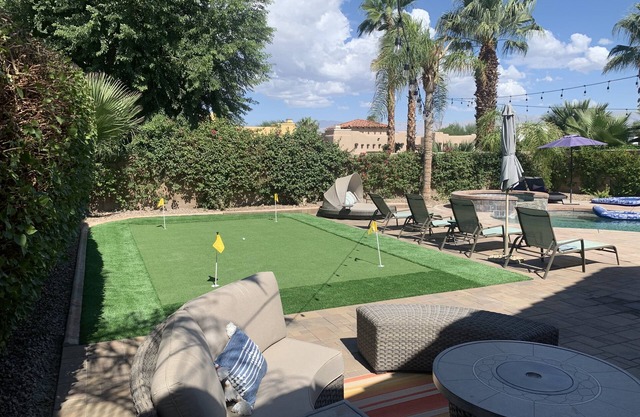 Desert Oasis -Entire house