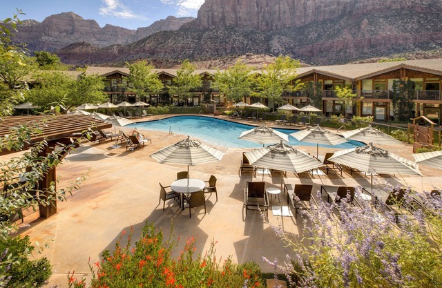 Desert Pearl Inn